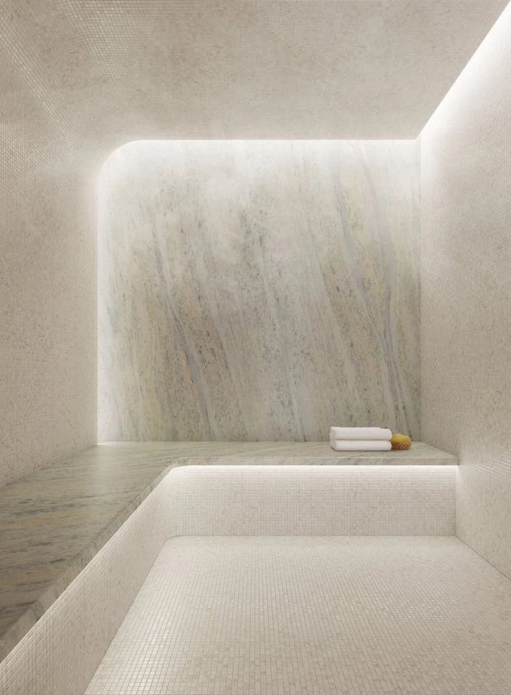 Hammam en marbre blanc veiné